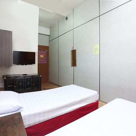 Oyo 89755 D&D Budget Inn Kota Bharu Eksteriør bilde