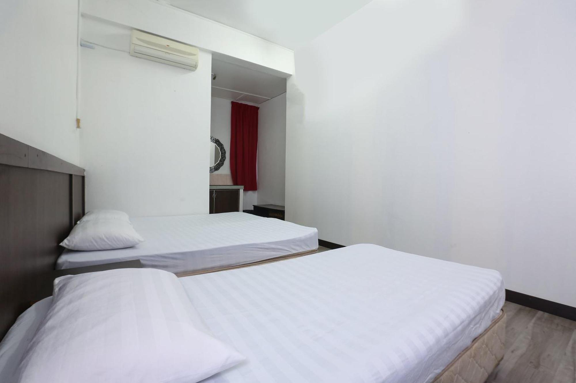 Oyo 89755 D&D Budget Inn Kota Bharu Eksteriør bilde